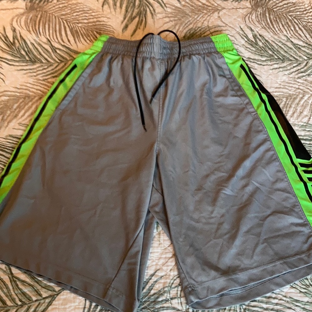 Men’s Large Under Armour Sport Shorts Basketball
